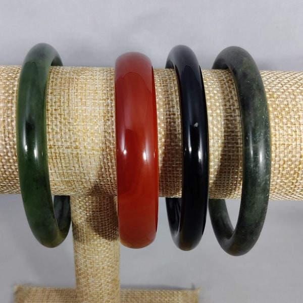 bracelet vintage : jonc fermé en véritable pierre fine semi précieuse