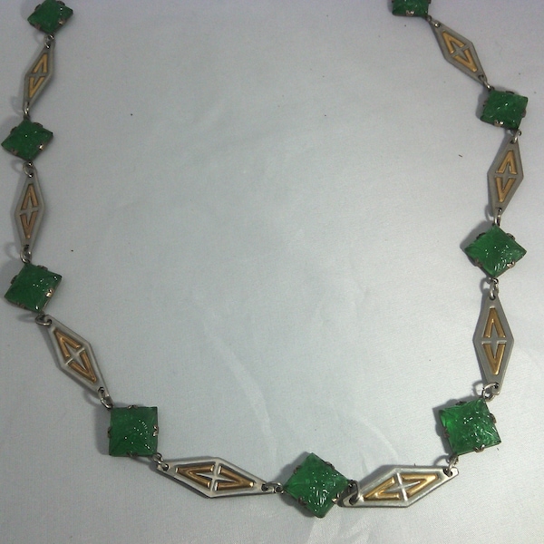 collier sautoir vintage en pâte de verre vert et métal argenté et doré signé VV