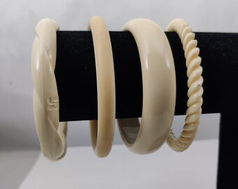 bracelet vintage jonc en résine blanc crème