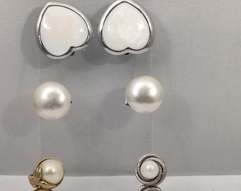 boucles d'oreilles clips vintage de couleur blanc nacré