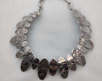 Collier Biche De Bere En étain Argenté - Longueur 40 Cm - Modèle N°17 - Occasion En Bon état