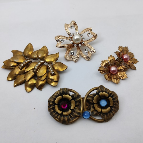 broches vintage de forme fleurs sur métal doré