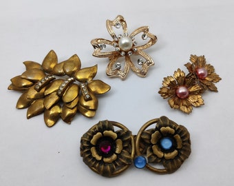 broches vintage de forme fleurs sur métal doré