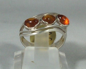 vintage ring three oval ambers and solid silver