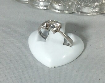 bague vintage avec coeur et rond en zircons sur argent massif