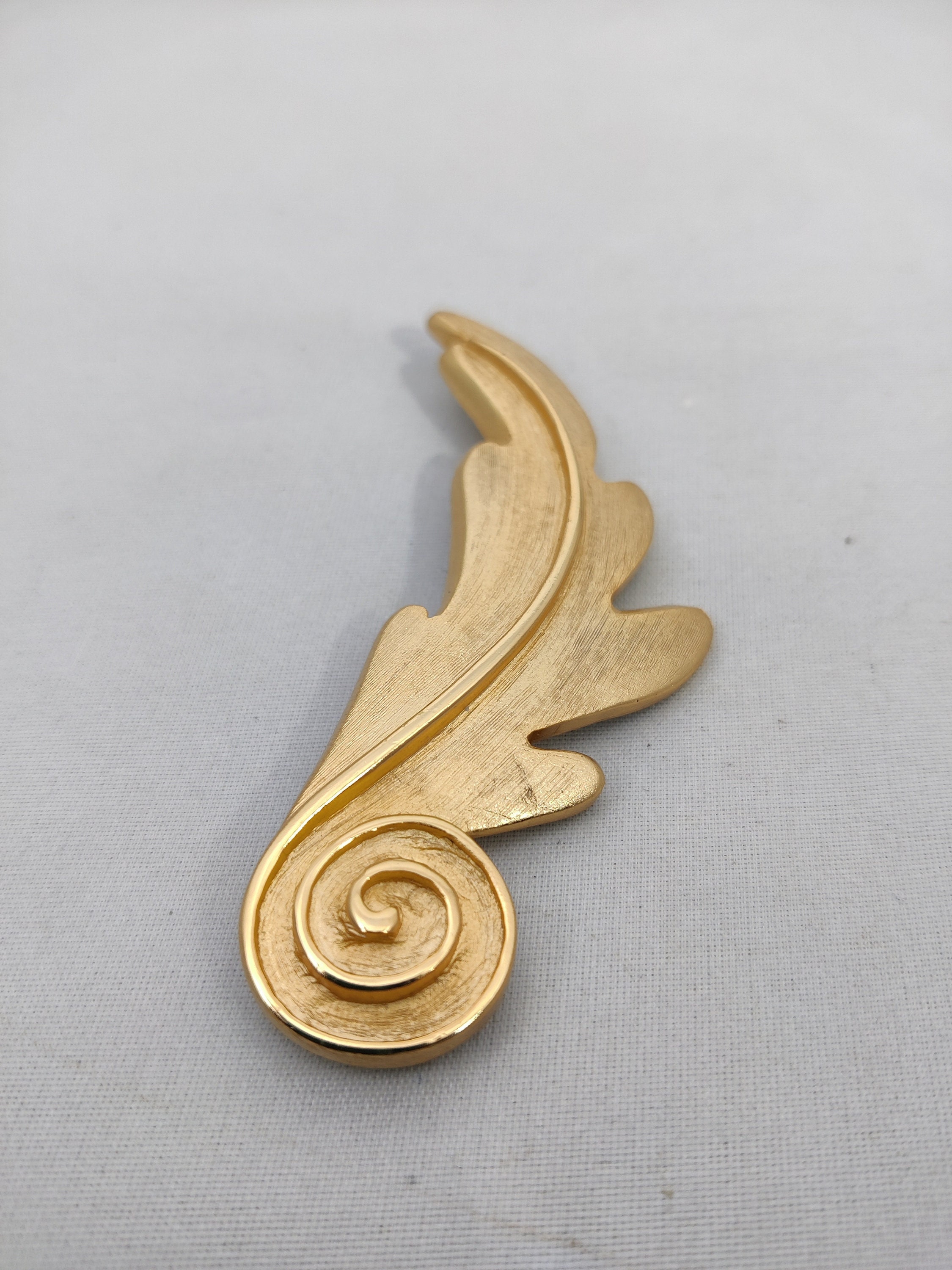 Guy Laroche Brooch - Etsy