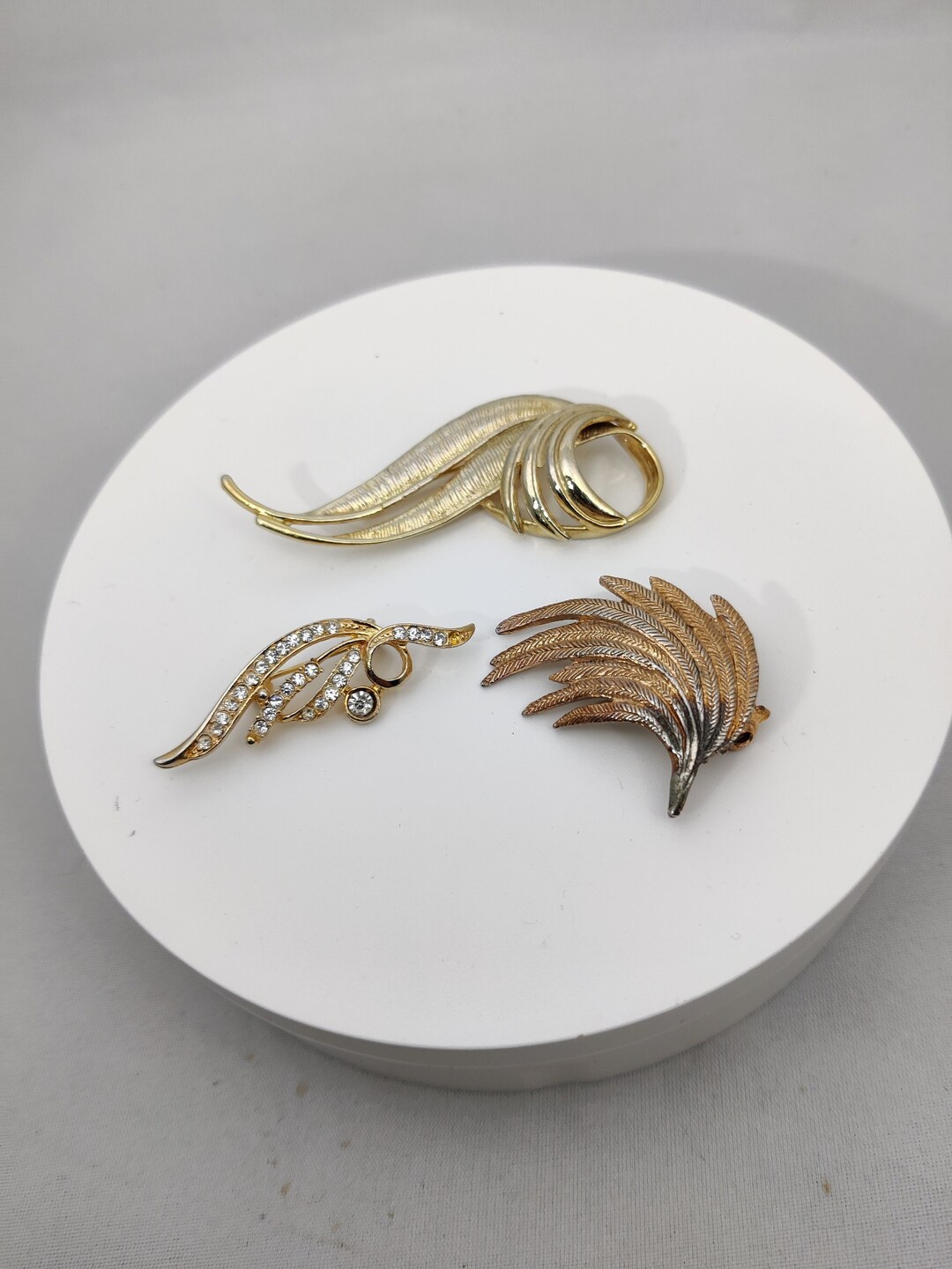 Broche fantaisie vintage en métal doré, élégance rétro | UK
