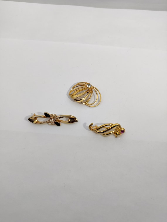 broches vintage en strass sur métal doré - image 1