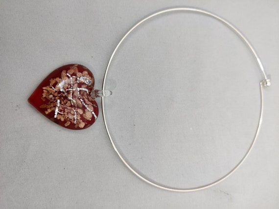 vintage necklace torque metal silver and heart pe… - image 2