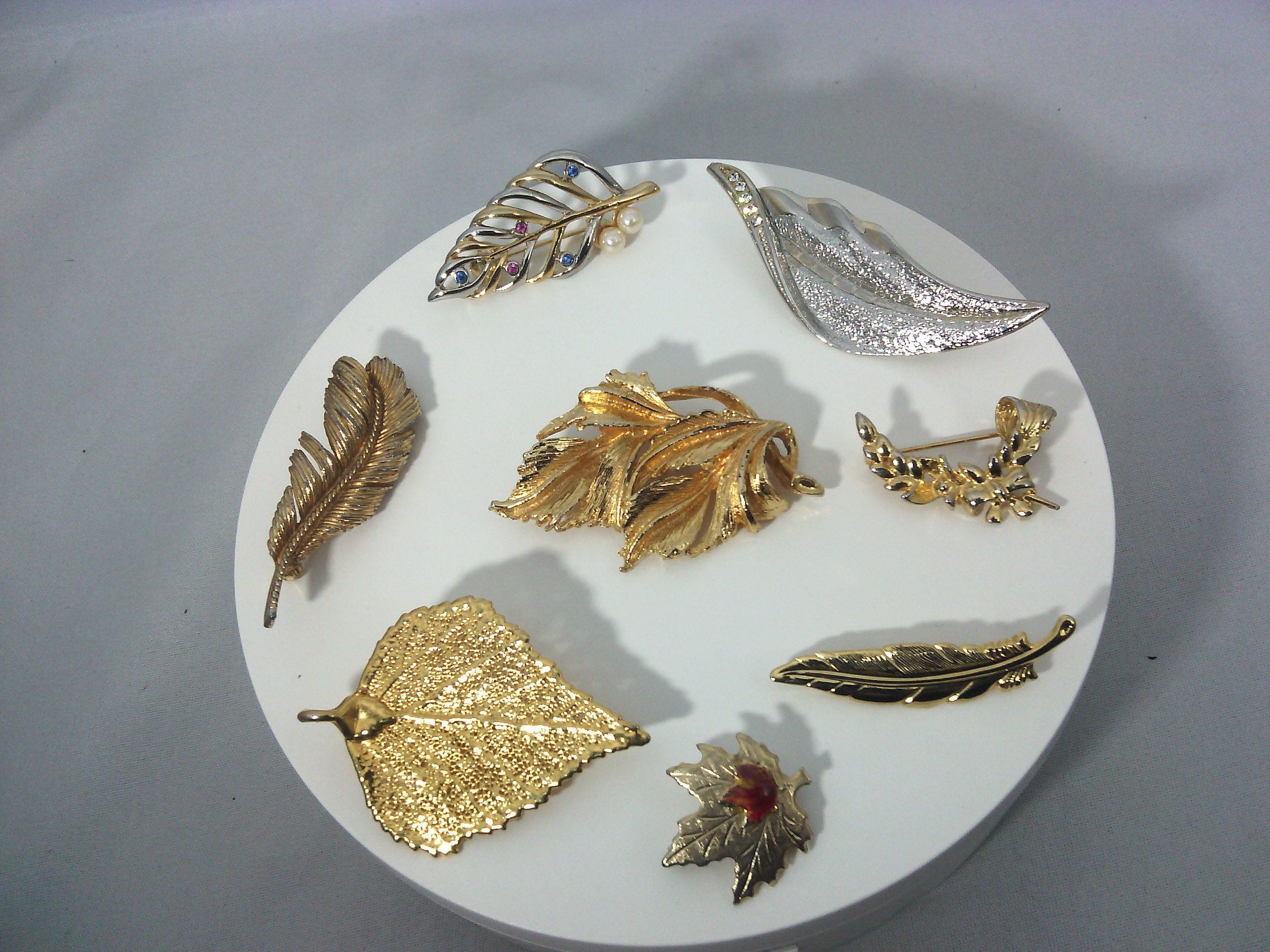 Spilla da bavero a forma di fiore di loto dorato, spilla da uomo, spilla da bavero per abito da sposa, spilla da bavero a strati per uomo, occhiello per sposo per smoking