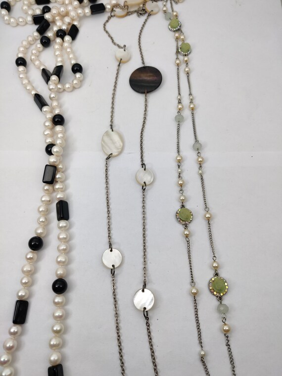 💎 Collier Sautoir Fantaisie Vintage à 3 Rangs De Perles En Strass – Argenté – Longueur 90+ Cm – Plaqué Argent