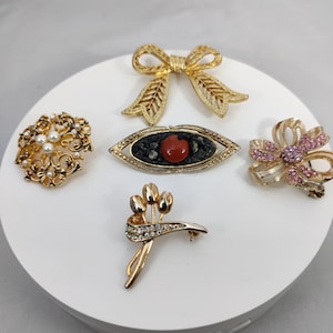 Broche Vintage Années 50-60 - Jolie Pièce D'occasion - À Porter Ou Collectionner