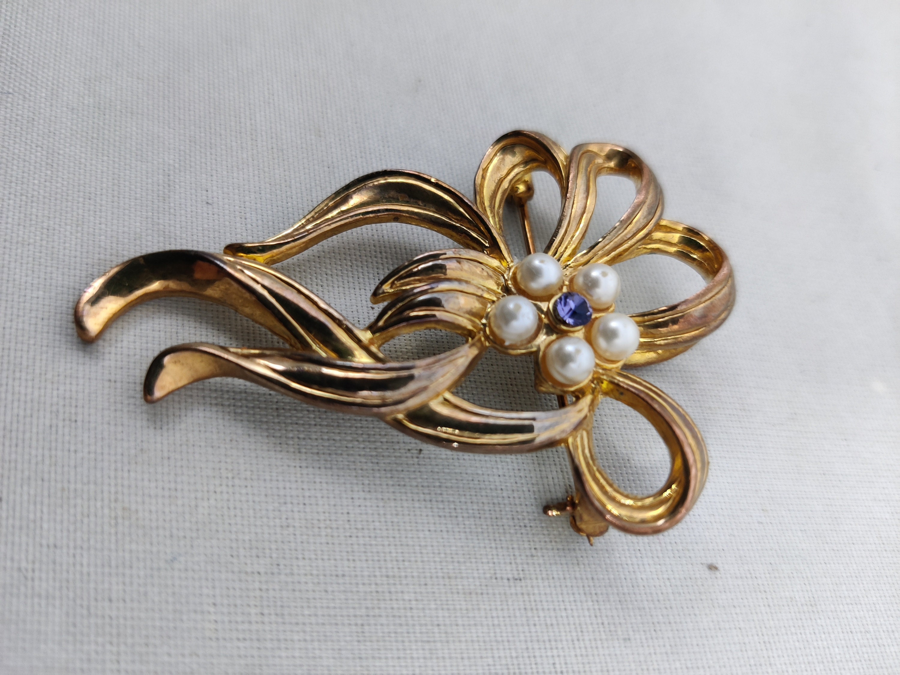 Broche Fantaisie Vintage En Métal Doré Avec Perle Movitex - Ancienne - Occasion