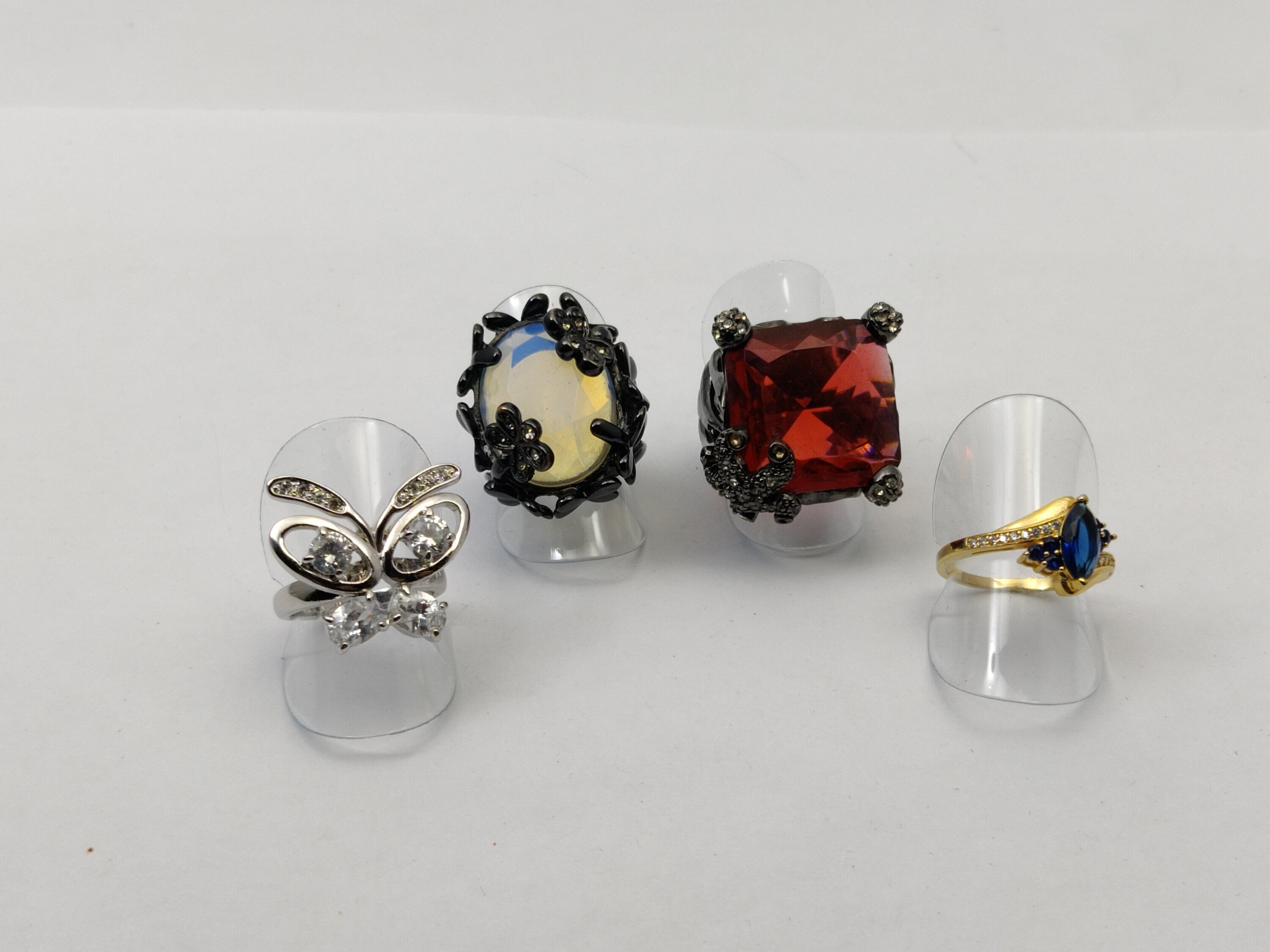 【Dior】リング butterfly New Authentic Christian DIOR Butterfly Ring w/Logo, Hawaii