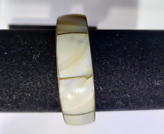 Bracelet élastique Vintage Nacre Rose - Billes Irrégulières Et Sphères Laiton Vieilli Or - Artisanal