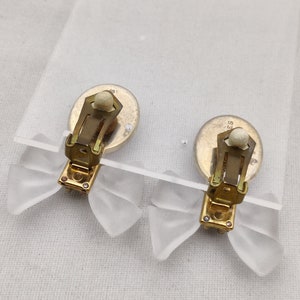 signed PARFUM GRES PARIS these vintage clip-on earrings in gold metal and satin glass image 3