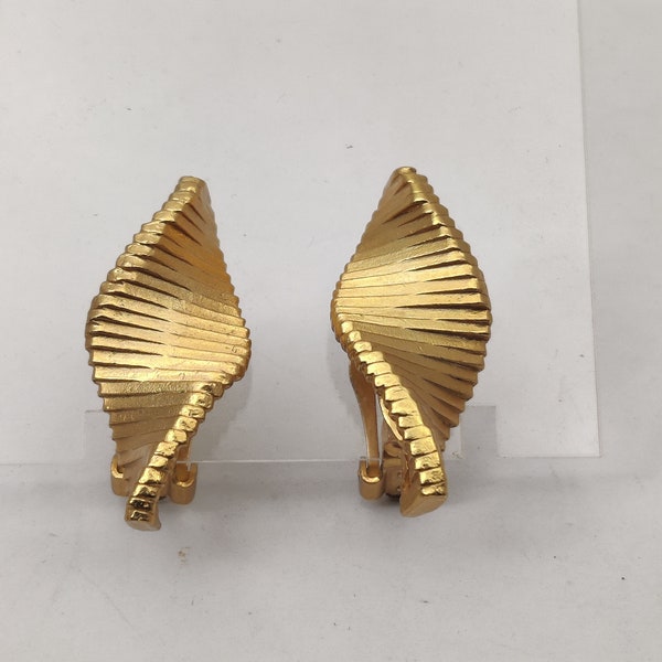 signed MONTANA PARIS vintage clip earrings in gold metal