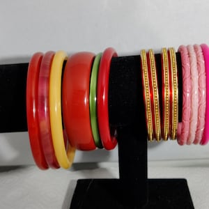 vintage red pink orange resin bangle bracelet