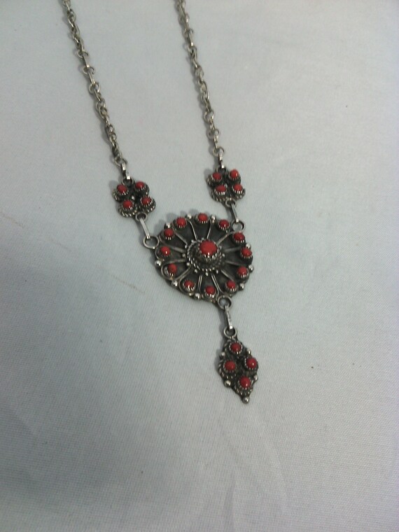 Collier vintage en or et goutte de corail en pendentif Garance 298