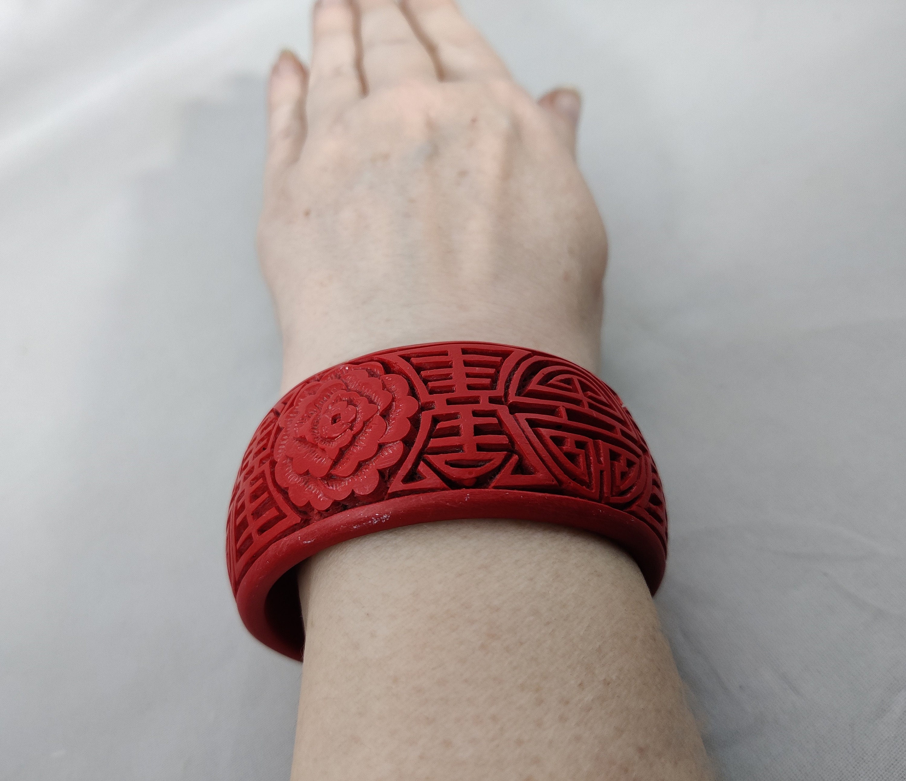 ヴィンテージ ルーサイト シナバー カフ バングル ブレスレット - Etsy