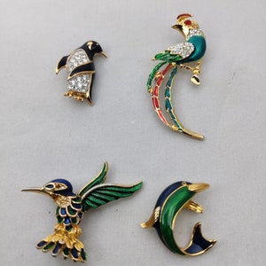 vintage gold metal zoomorphic animal brooches