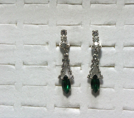 Boucles D'oreilles Clips Argentées Avec Cristaux - Bijou Vintage N°487, état Impeccable