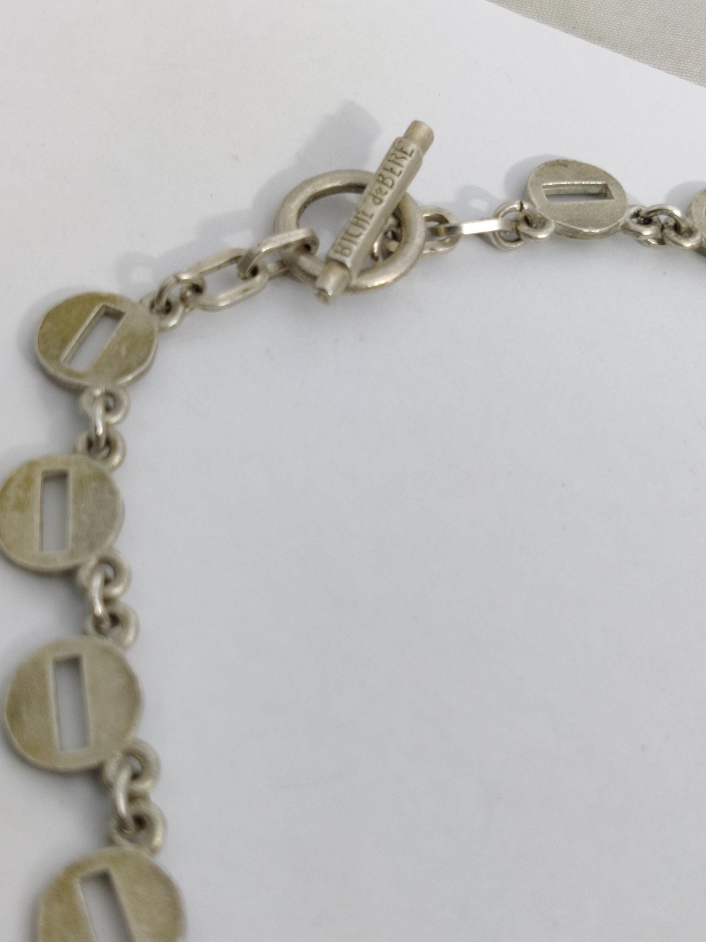 Collier Vintage Signé BICHE De BERE - Métal Argenté (tin-silver) Et émail Vert - Longueur Mi-longue
