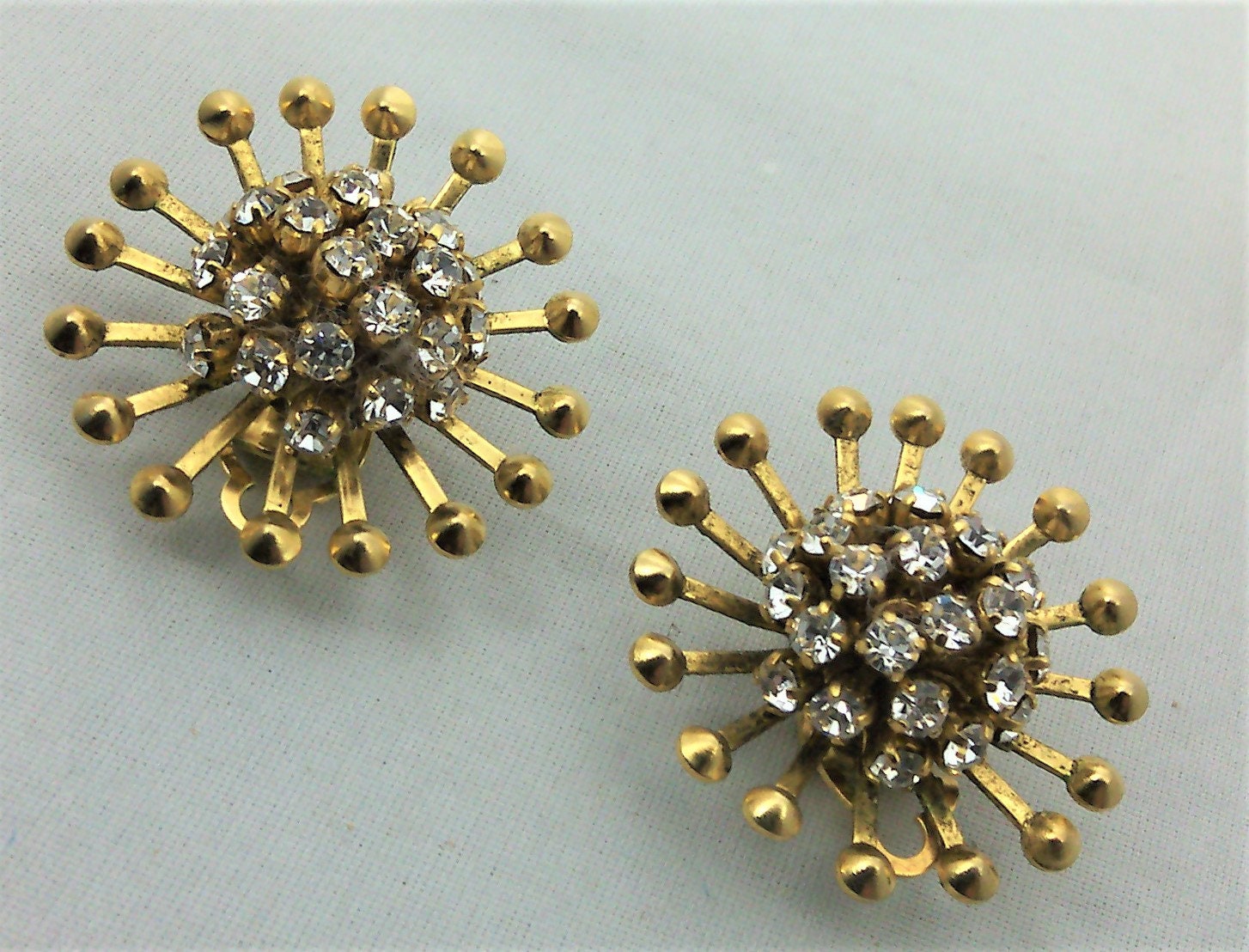 2025人気の These PARIS BABYLONE Signed Vintage Gold in Earrings Clip アクセサリー