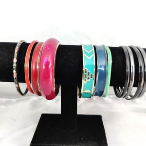 vintage closed bangle bracelet in metal and enamel