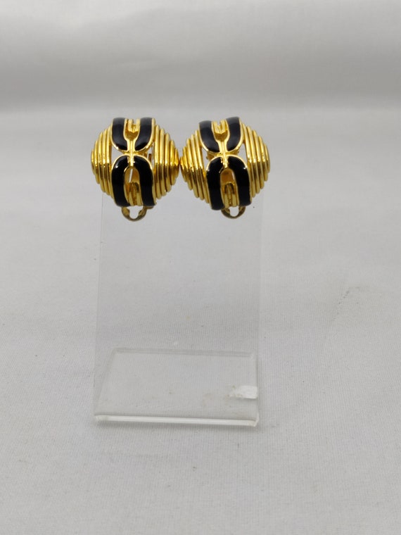 signed EMANUEL UNGARO these earrings clips in gol… - image 2