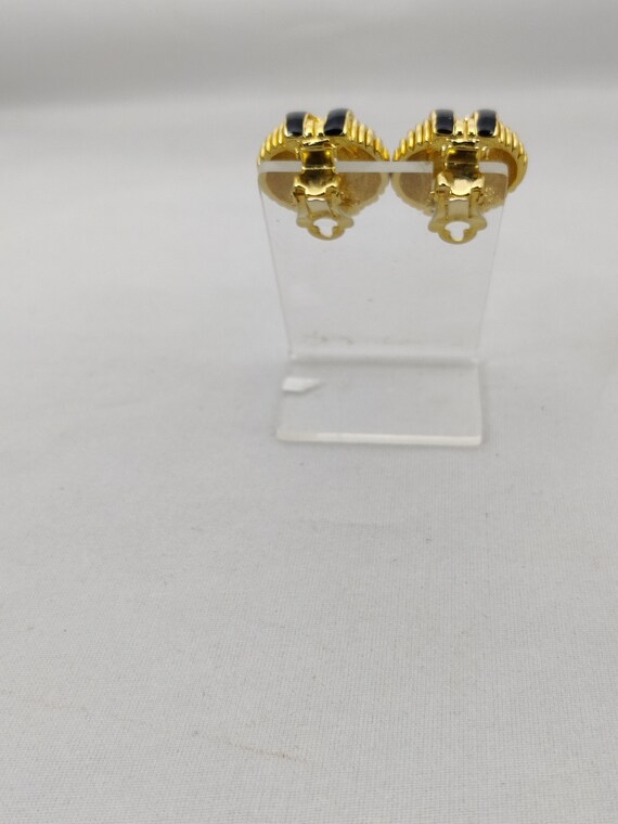 signed EMANUEL UNGARO these earrings clips in gol… - image 4