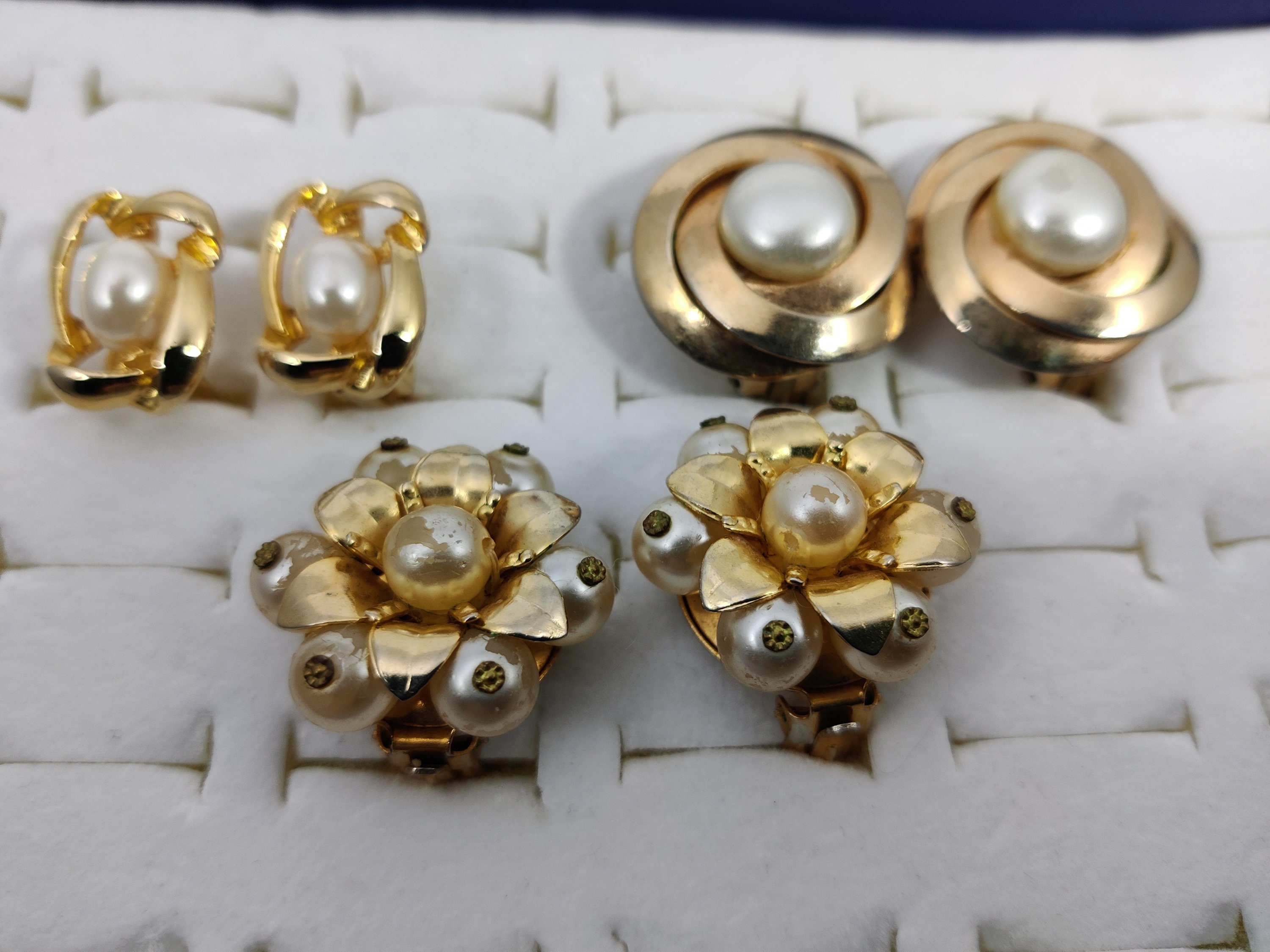 Boucles D'oreilles Clips Vintage - Doré Avec Perles Blanches, Métal Laiton - Occasion