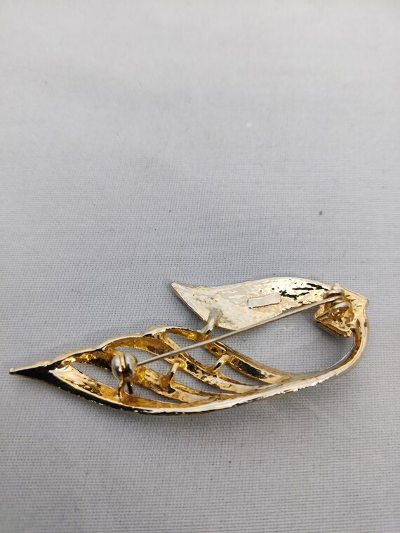 Vintage 1980s gold metal brooches - image 7