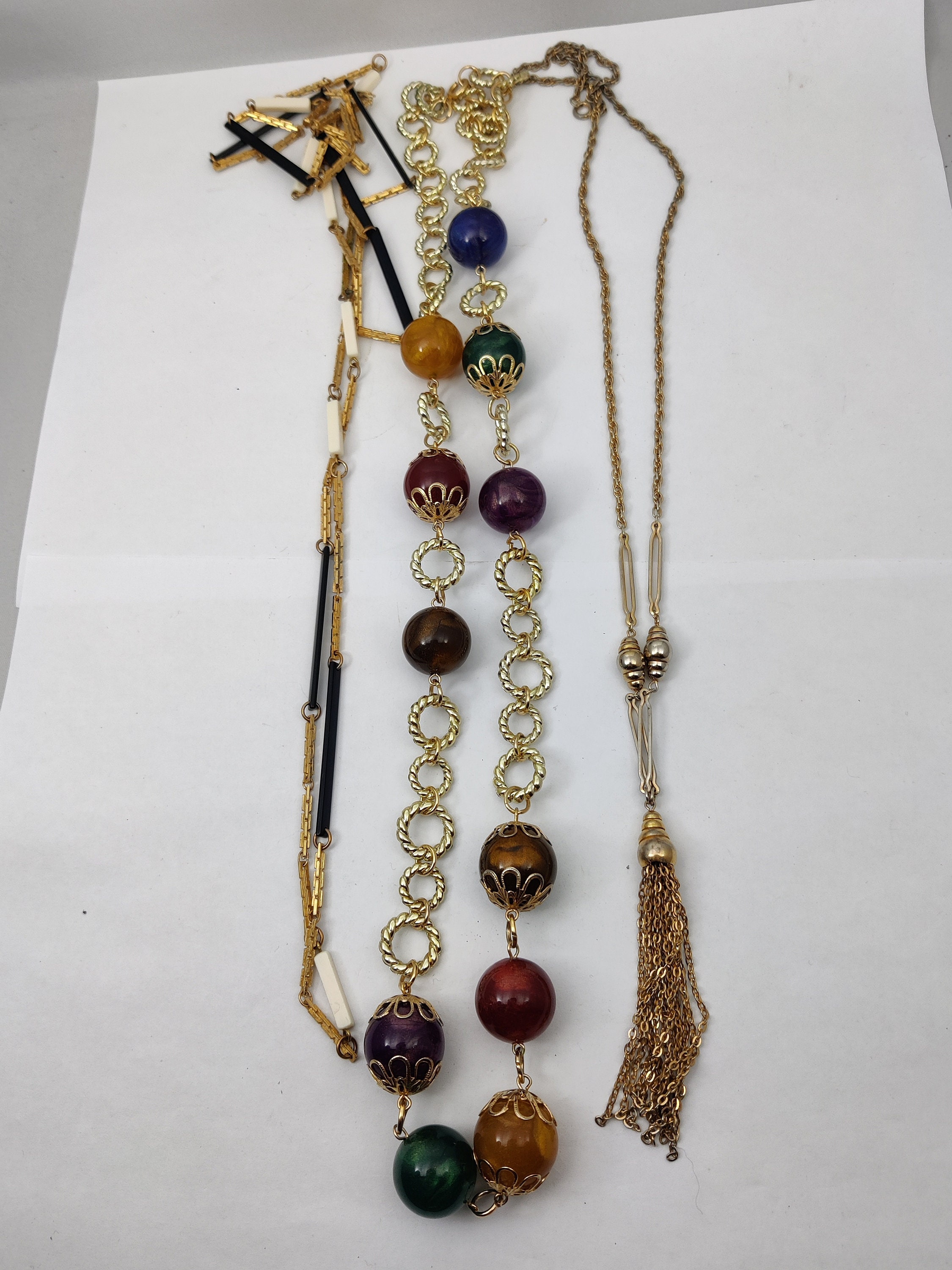 Collier Sautoir Vintage Long En Métal Et Résine Dorée - Bijou Occasion, Style Rétro