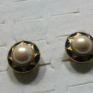 ausgefallene Vintage-Ohrclips aus Zuchtperlen und vergoldetem Metall