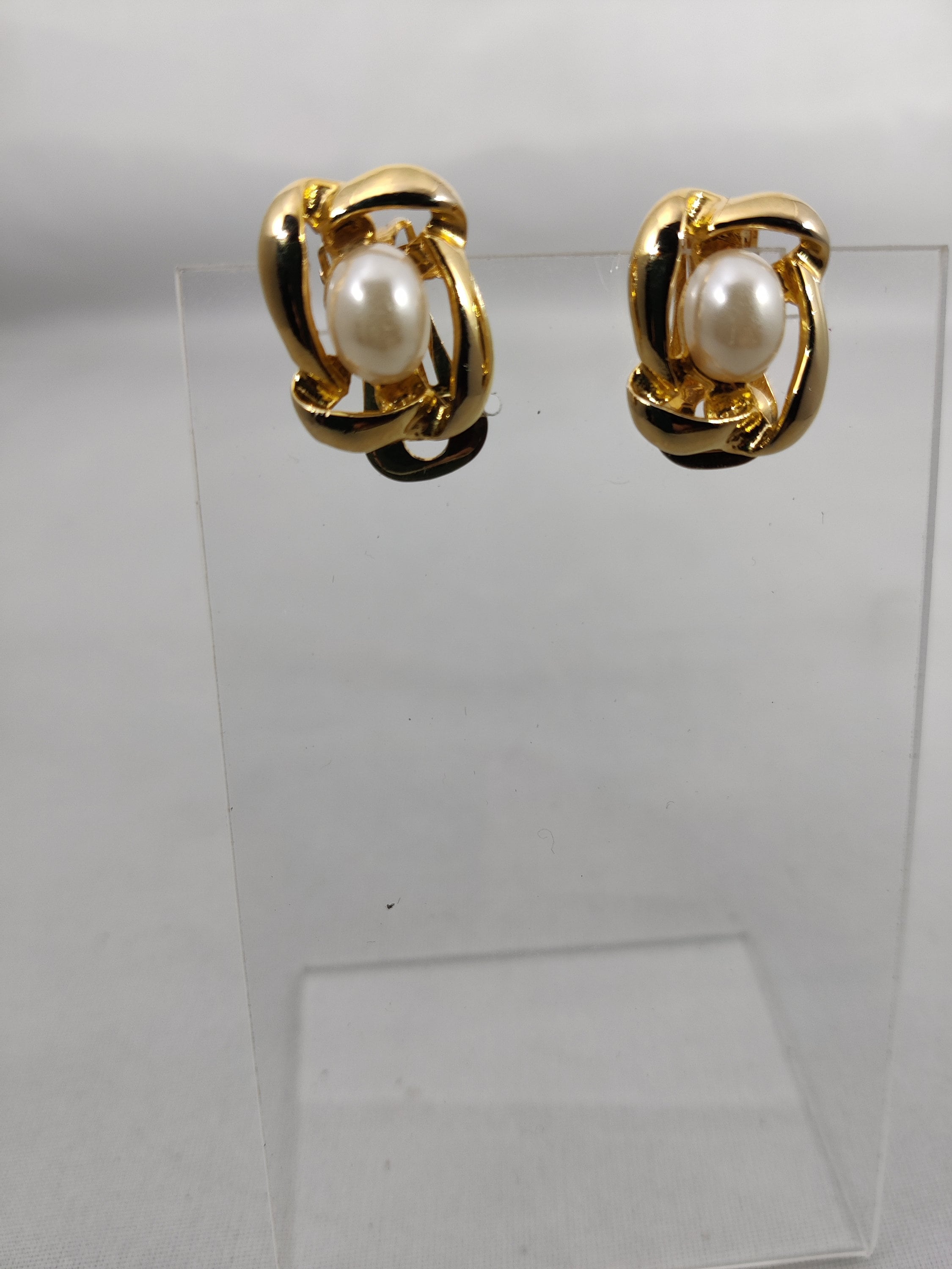 Boucles D'oreilles Vintage En Résine Blanche - Perles Clips Métal Doré - Occasion