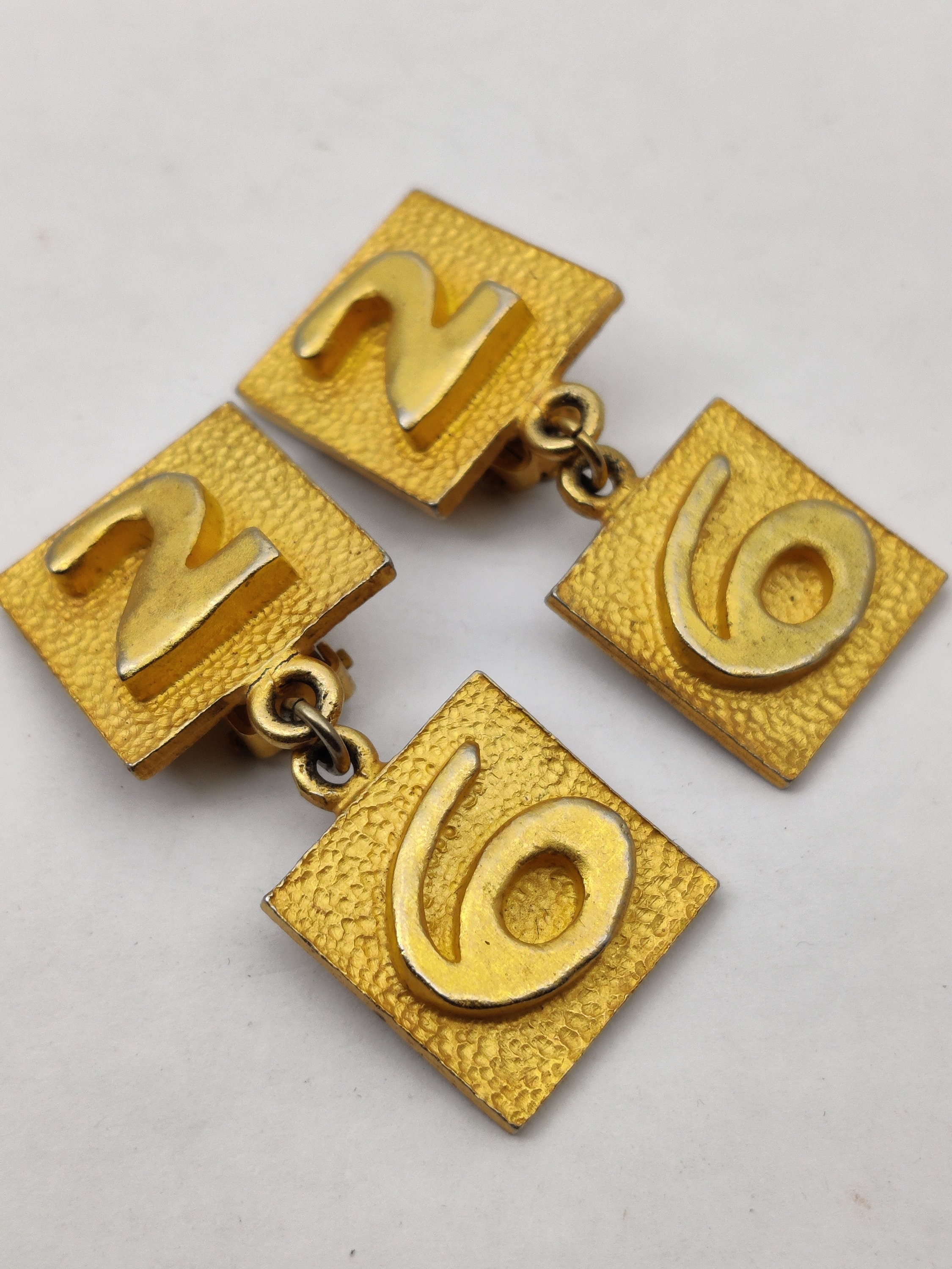 Boucles D'Oreilles Vintage BICHE DE BERE PARIS - Signées Or - Designer Français