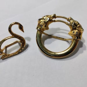 signed MALKA PARIS Vintage scarf clips or scarf clip in gold metal