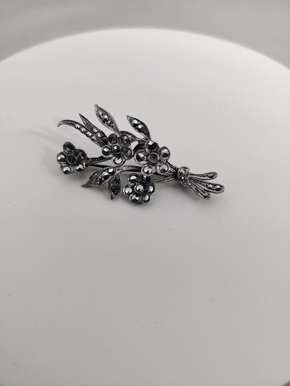 Broche Art Déco Plaqué Argent Avec Marcassites - Modèle Jolie Poinçon - Occasion Très Bon État
