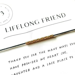 Pulsera de la amistad de plata de ley bañada en oro: un regalo especial para ella.