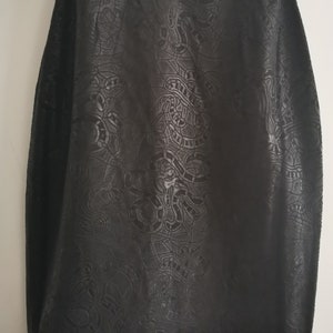 Fab Maria Vittoria lamb leather print pencil skirt. Size IT42. Chic.