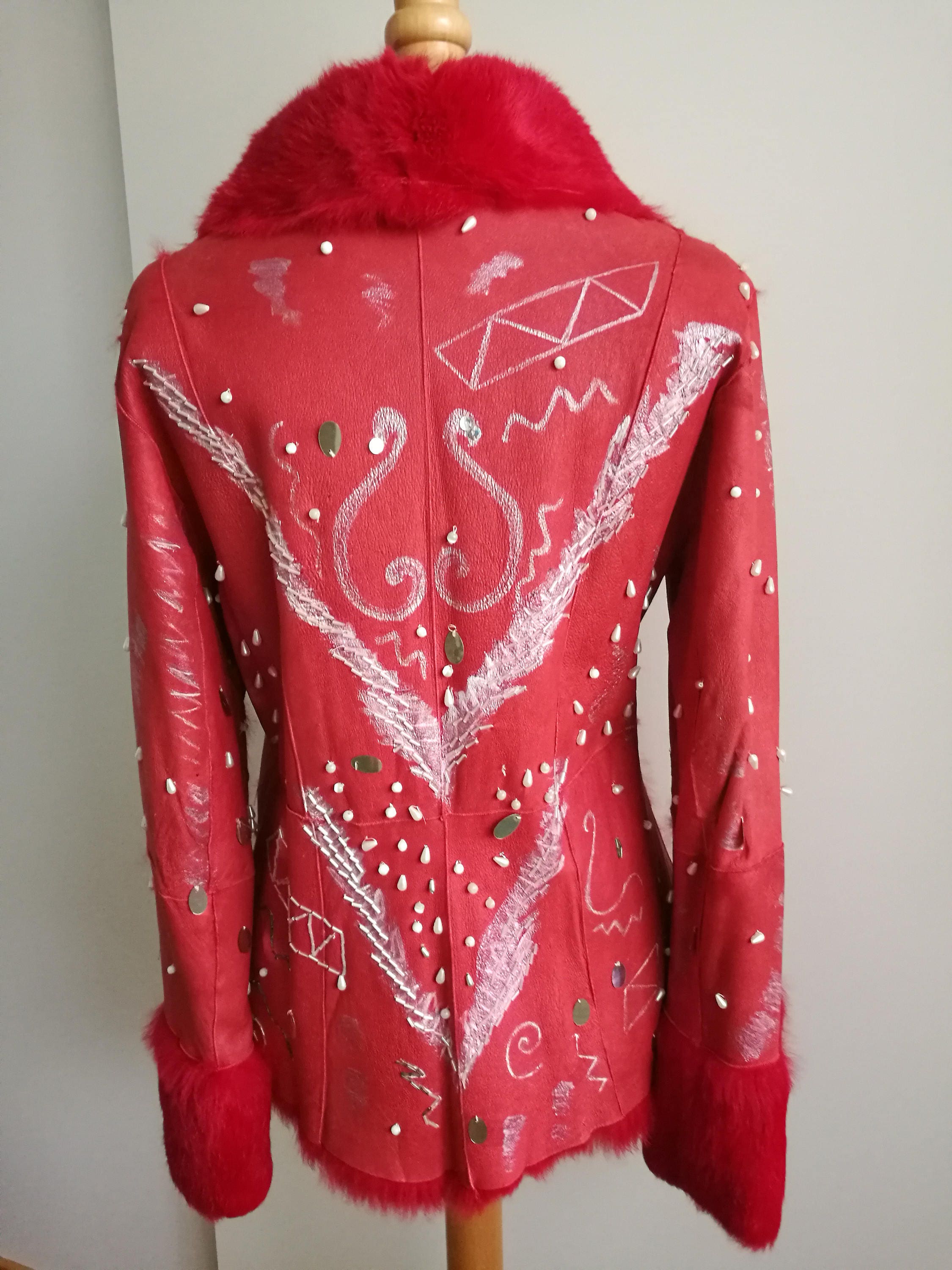 Fabuleux manteau en fourrure véritable rouge tremble. Taille Moyenne.Chic. Etsy France