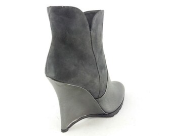 Fab Rochelle Paris Grau Wildleder Wildleder Stiefeletten, Größe 40 NIB