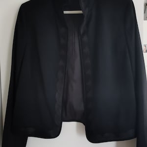 Fab Linda Allard Ellen Tracy wool black jacket. Size US 8. Chic.