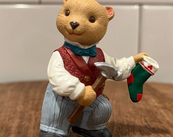 Vintage 1993 Hallmark Keepsake &quot;Bearingers of Victoria Circle,&quot; Mama, Papa, & Son, Three in a Series of Four
