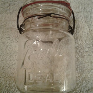 Vintage Ball Ideal Canning Jar, Wire Bale, Clear-Glass Round Lid and Jar, No Underscore, Circa 1923-1933, Excellent Condition