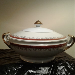 Vintage ESCO China, Japan,  Lidded Serving Bowl with Two-Open Handles, Crica 1960s, White, Cream, Burnt Orange, Gold, Excellent Condition