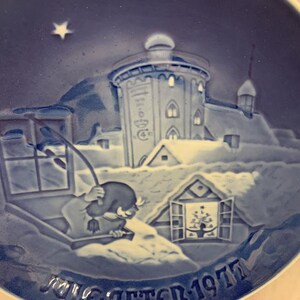 Vintage Bing and Grondahl, &quot;Jule Aften 1977, Copenhagen Christmas&quot;, Cobalt Blue Porcelain Plate, Copenhagen, Denmark