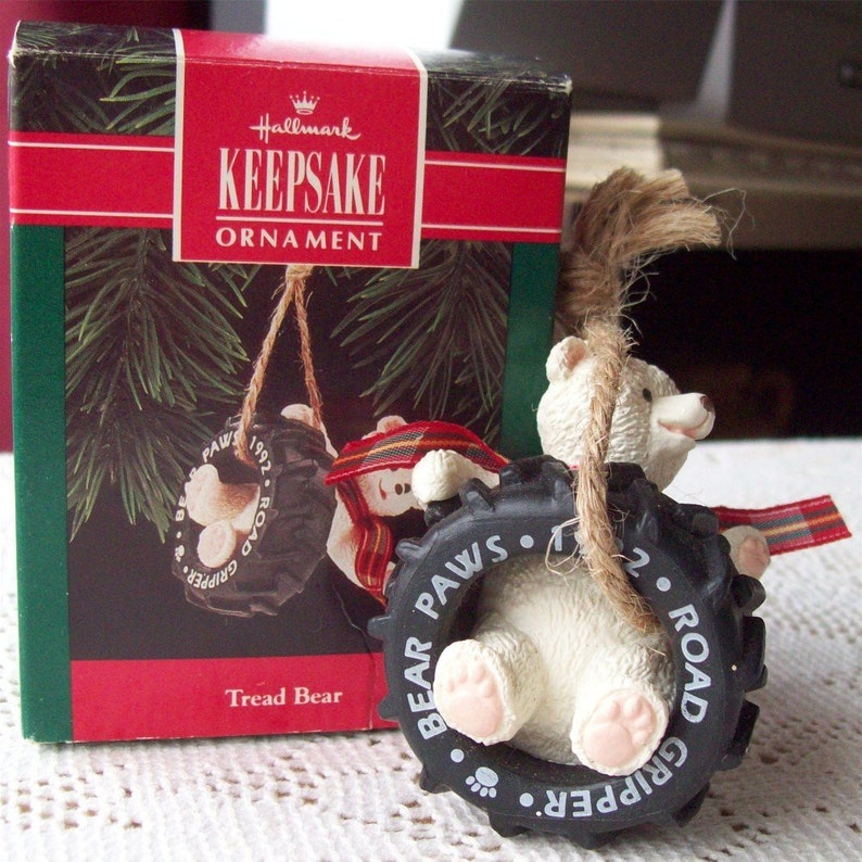Vintage Hallmark Cards 1992 Keepsake Ornament Tread Bear White Bear Swinging In Tire Swing Mint Condition Original Box