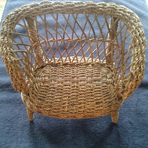 Vintage Miniature Wicker Love Seat for Doll, Made of Wicker and other Natural Materials, Mint Condition, 7&quot; T x 8 3/8&quot; L x 6 1/4&quot; D